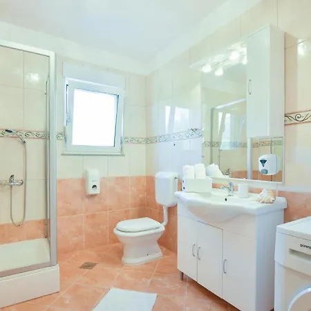 Cozy In With Sauna 펜션 포드스트라나