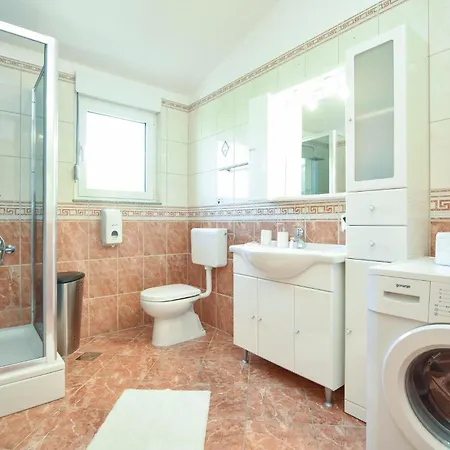 펜션 Cozy In With Sauna 포드스트라나