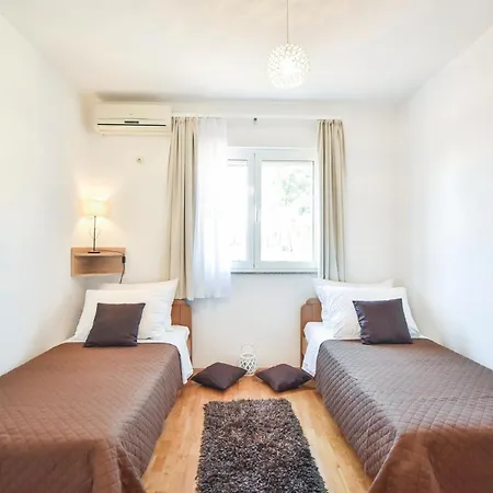 Cozy In With Sauna 펜션 포드스트라나